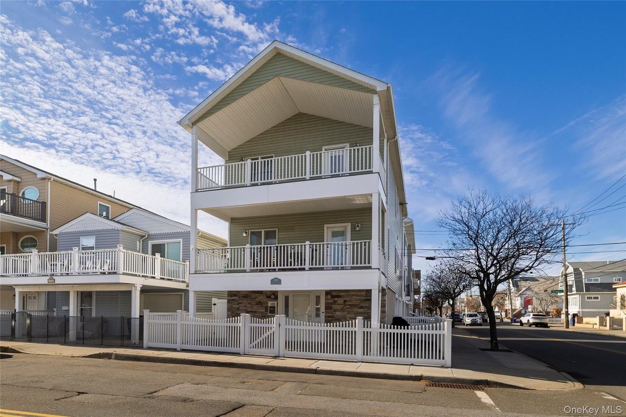 105 Arizona Avenue - Photo 2 of 47