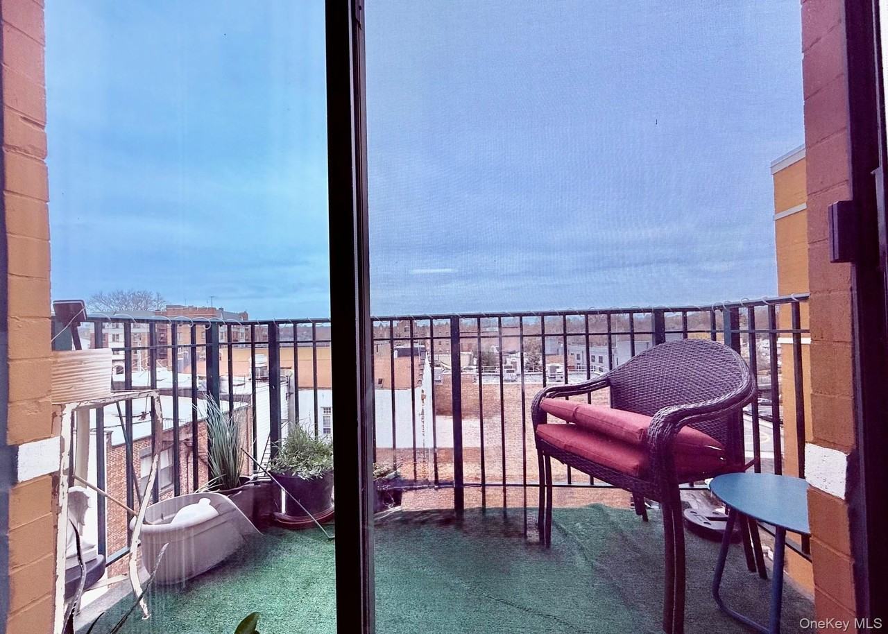 123 Mamaroneck Ave Apt 618 #618 - Photo 5 of 28