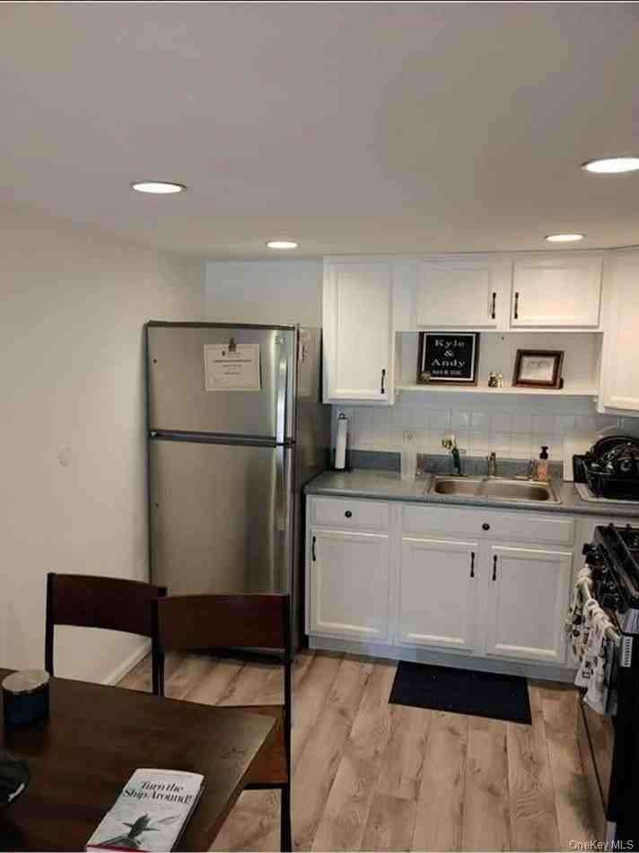 37 Knollcrest Ave - Photo 2 of 8