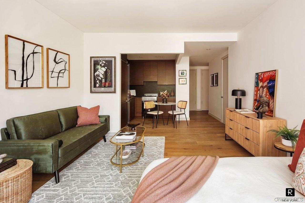 540 W 28th St Apt 4a #4A - Photo 2 of 10