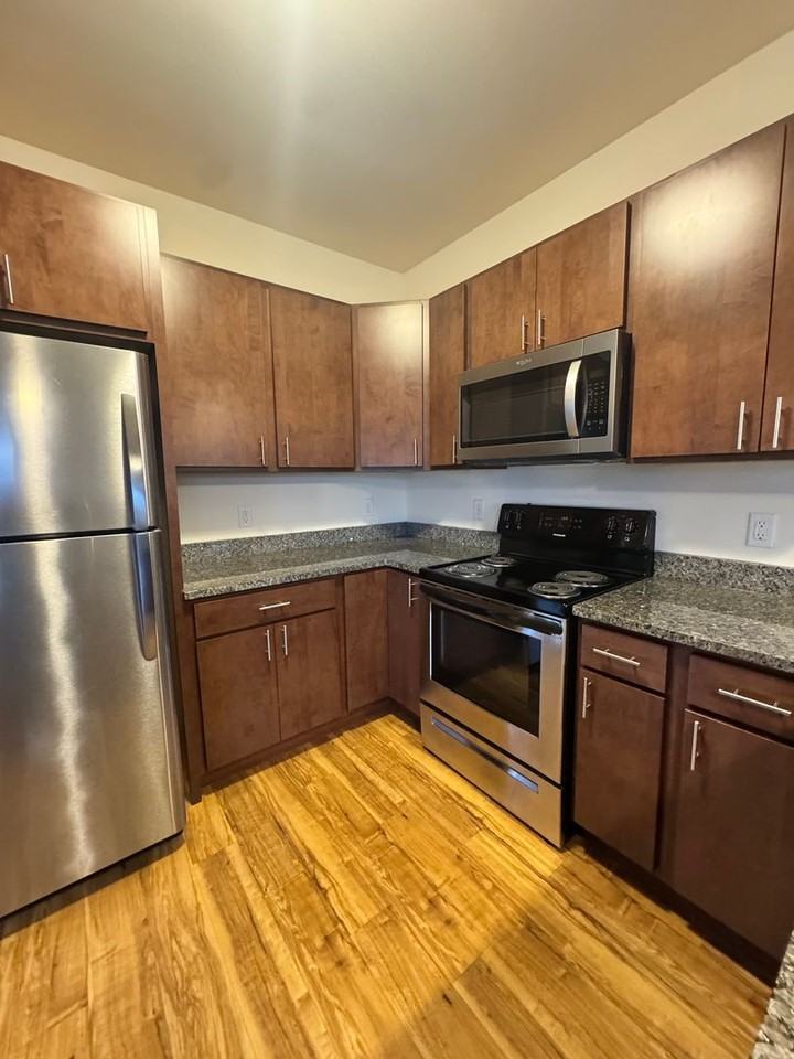 Waubesa Village B - Photo 2 of 37