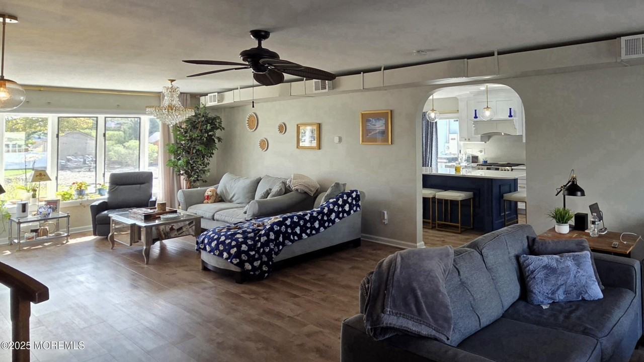 118 Alhama Drive - Photo 3 of 10