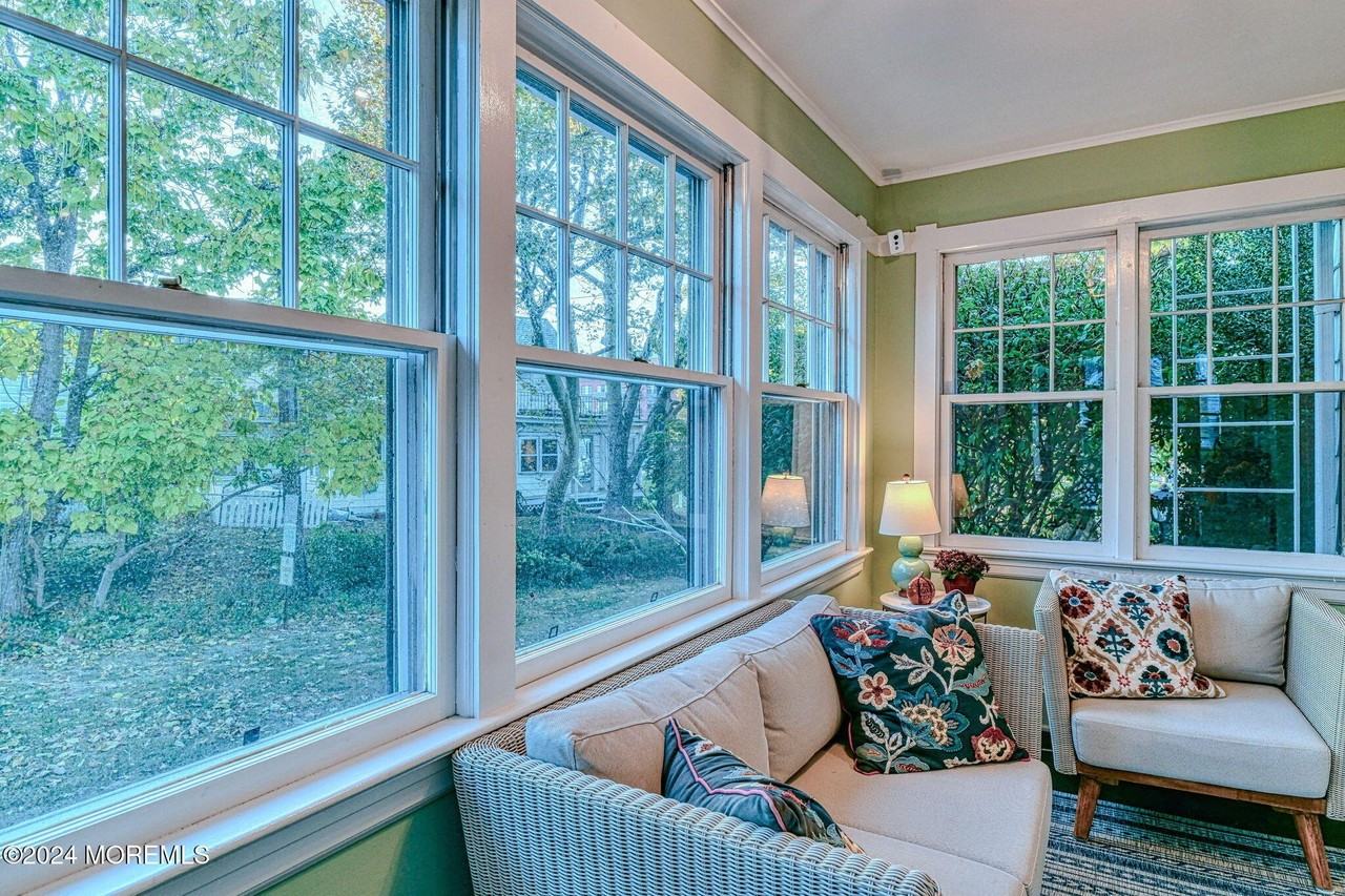 77 Asbury Avenue - Photo 5 of 35