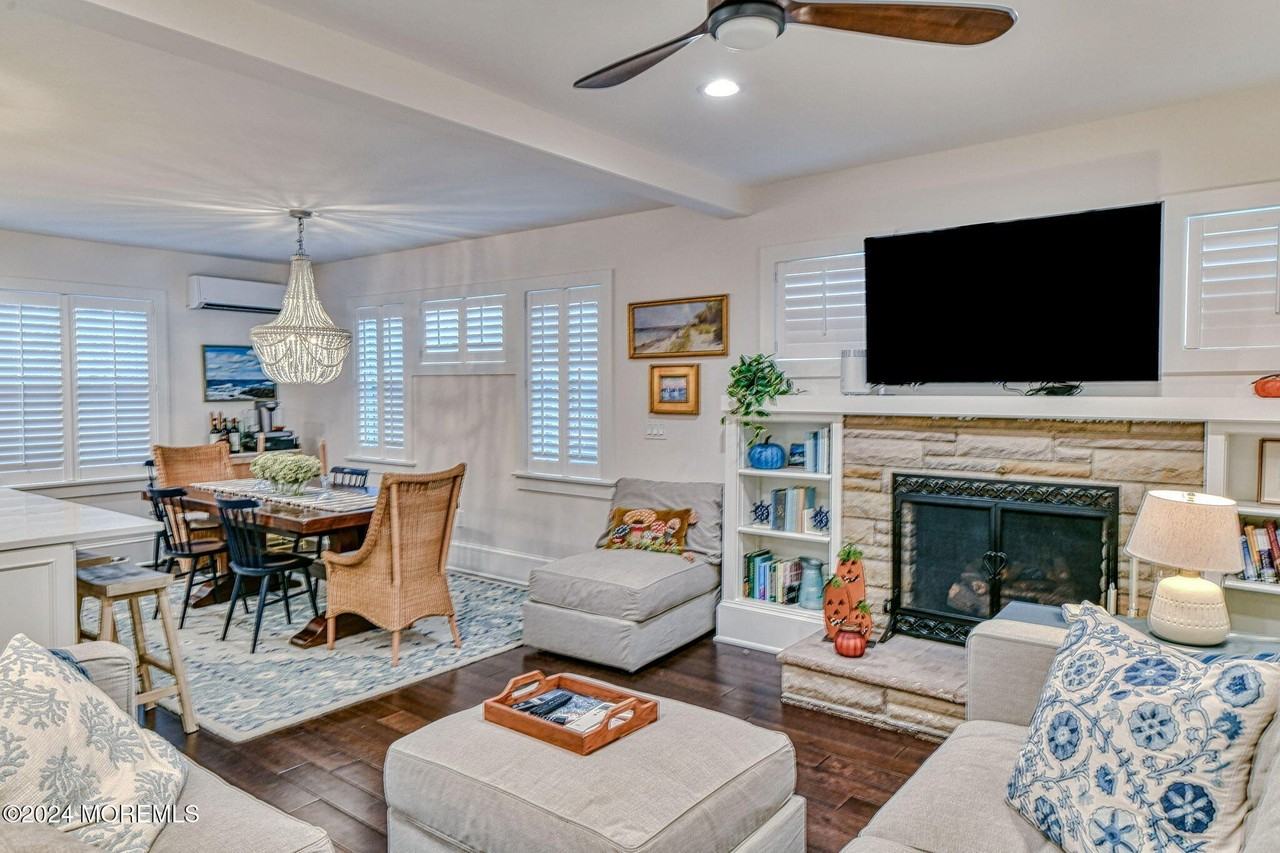 77 Asbury Avenue - Photo 7 of 35