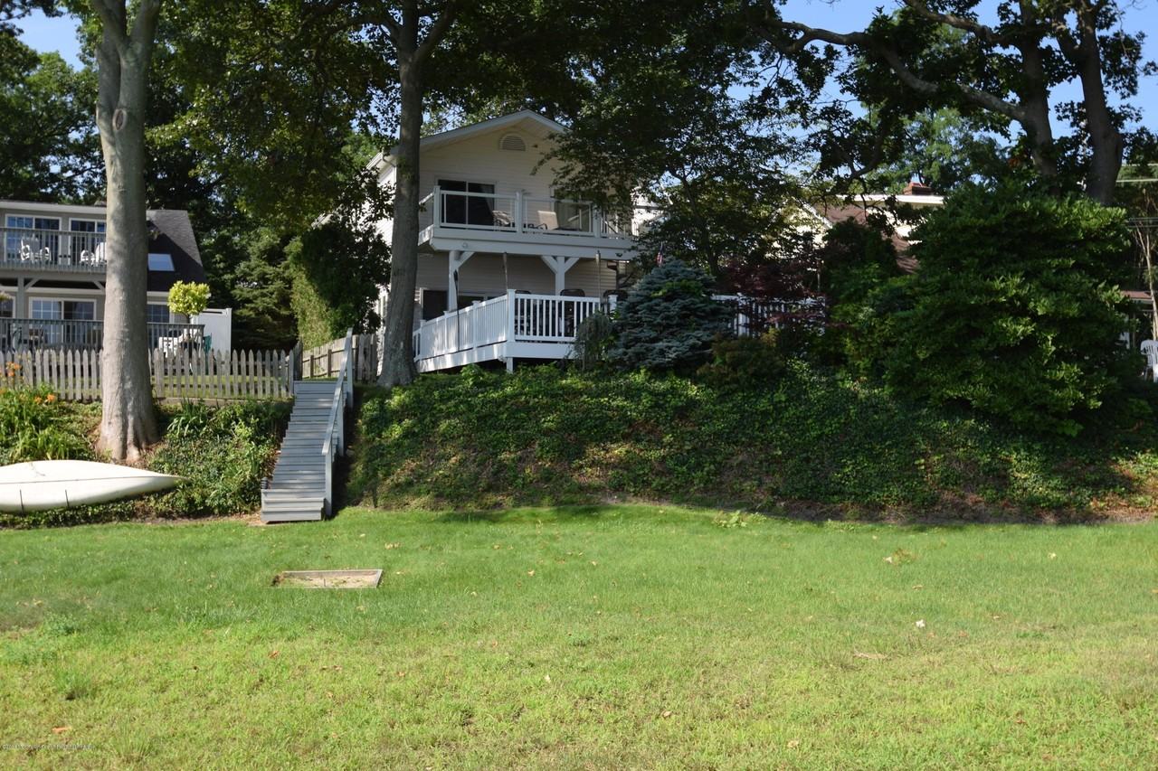 637 Beacon Blvd - Photo 3 of 29