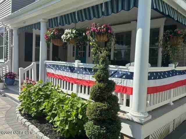 512 Sussex Ave - Photo 3 of 21