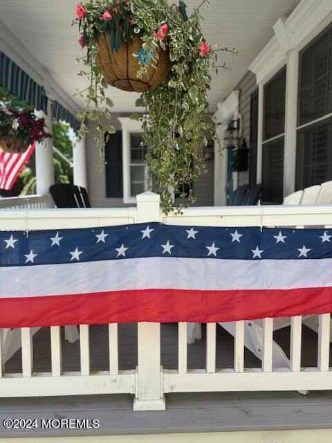 512 Sussex Ave - Photo 4 of 21