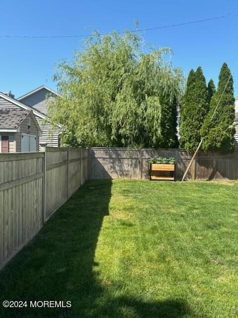 512 Sussex Ave - Photo 7 of 21