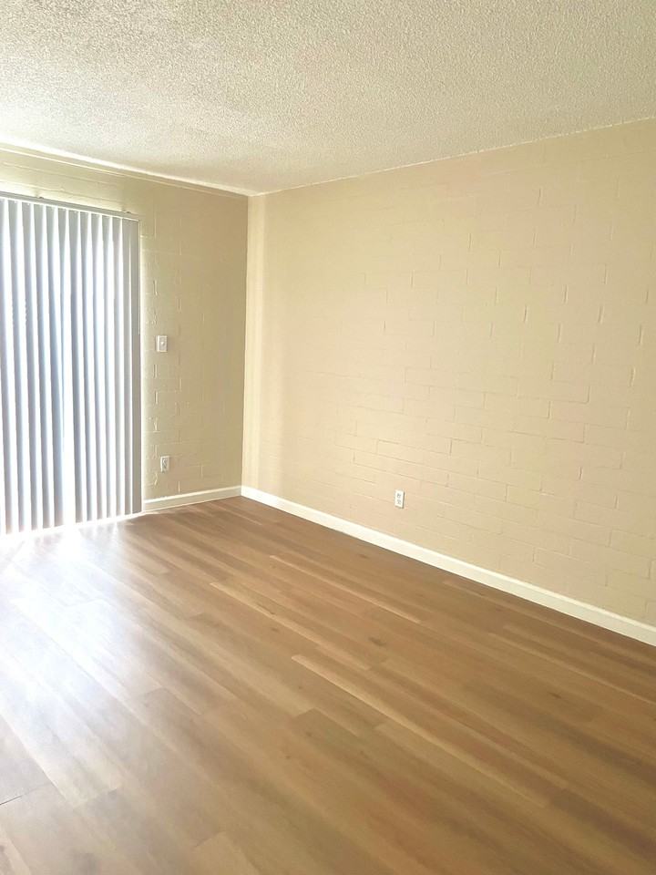 RIVER GARDEN - Photo 6 of 16