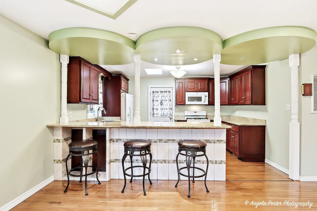 1219 Brentwood - Photo 4 of 29