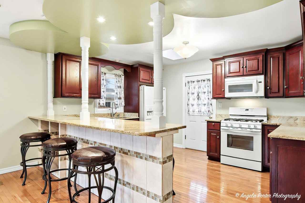 1219 Brentwood - Photo 5 of 29