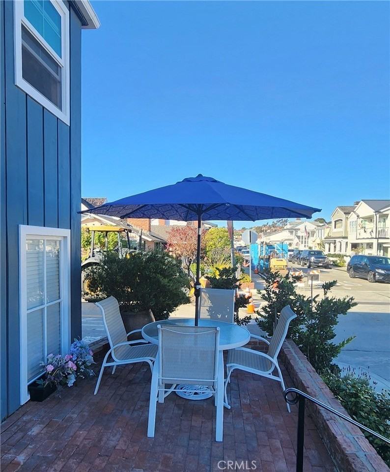 227 Coral Avenue - Photo 4 of 25