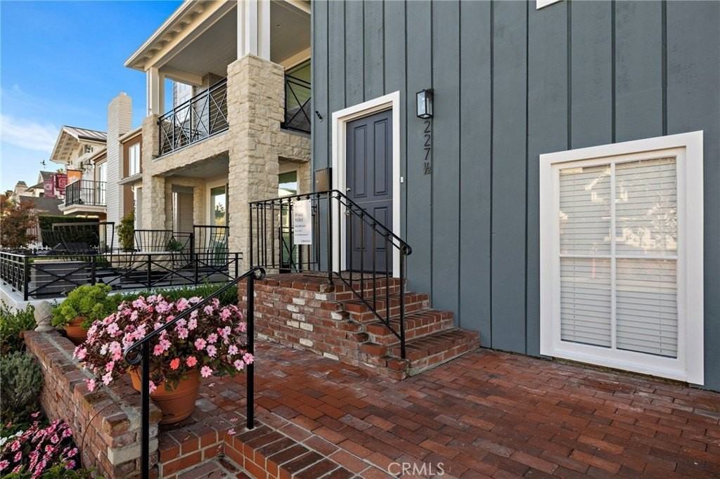 227 Coral Avenue - Photo 5 of 25