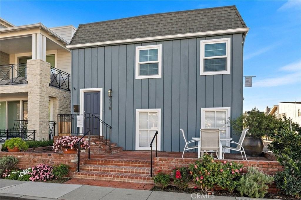 227 Coral Avenue - Photo 7 of 25