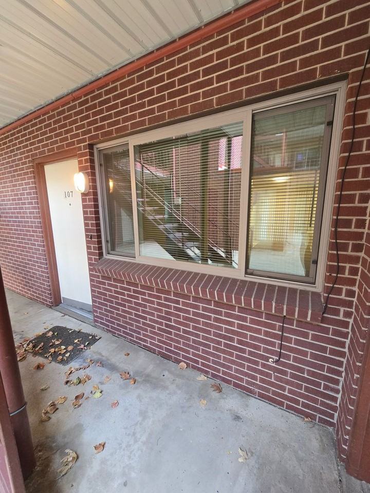 2845 Broadway Street - Photo 2 of 23