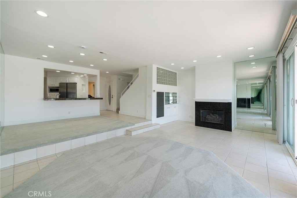 3310 Tempe Dr - Photo 4 of 50