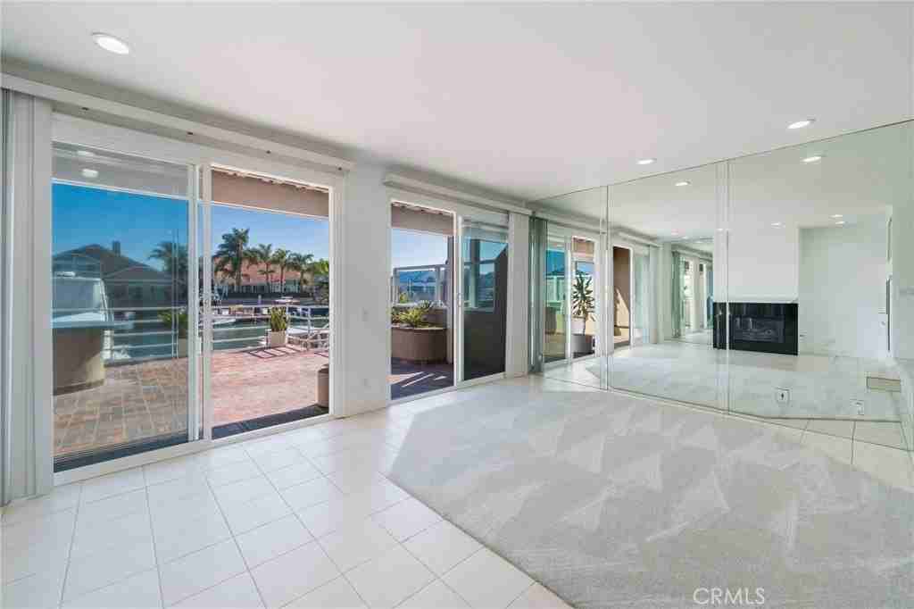 3310 Tempe Dr - Photo 6 of 50