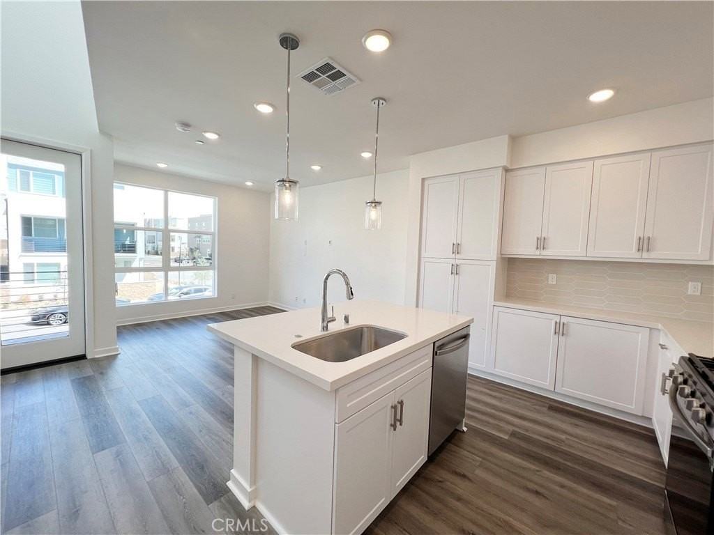 11028 Momentum Dr - Photo 2 of 20