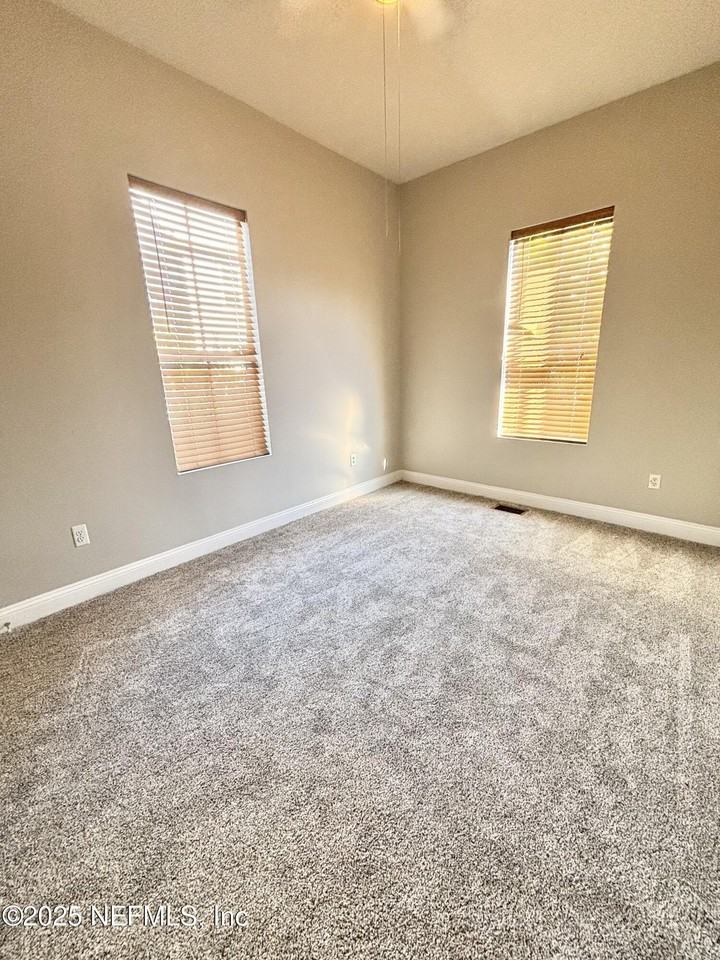 311 E 6th St - Photo 7 of 10