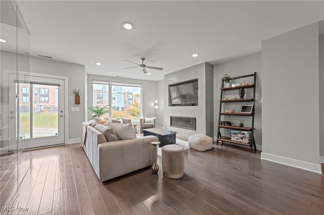 1260 W 70th St - Photo 7 of 32