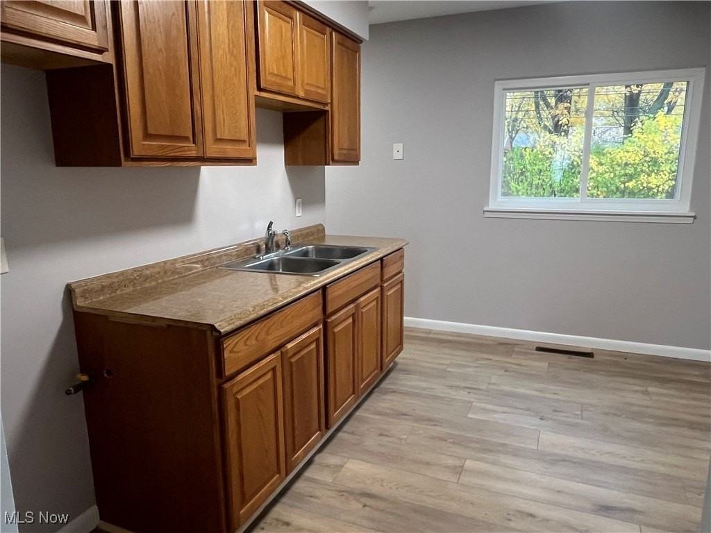 1766 Green Rd - Photo 4 of 12