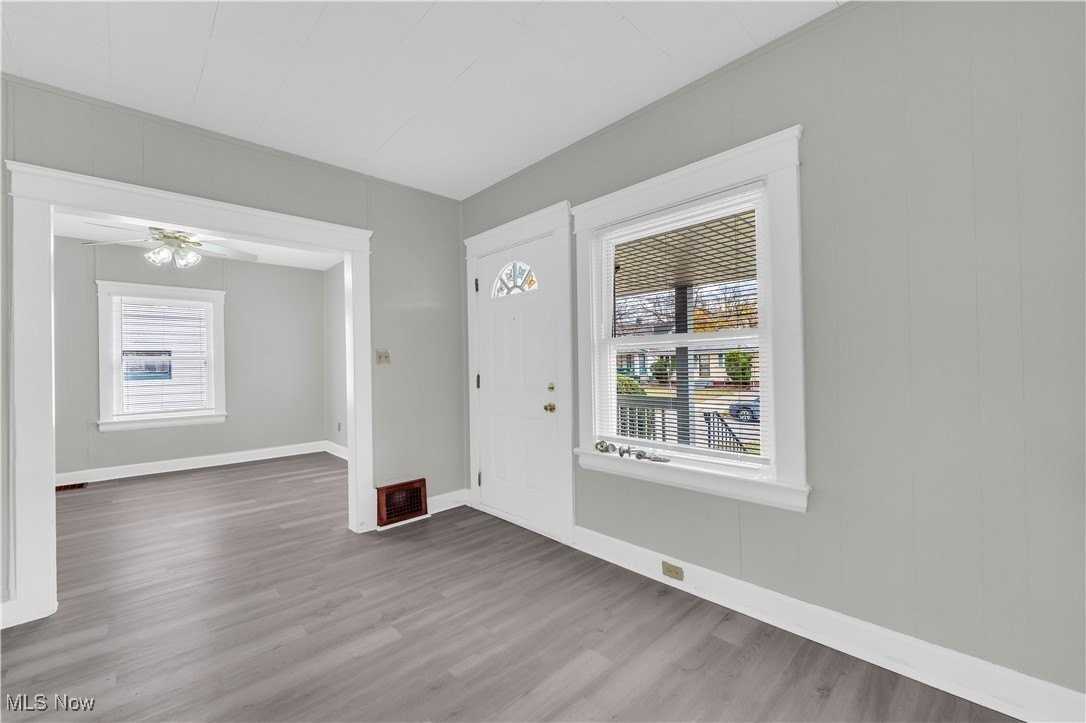 14117 Sylvia Ave - Photo 4 of 28