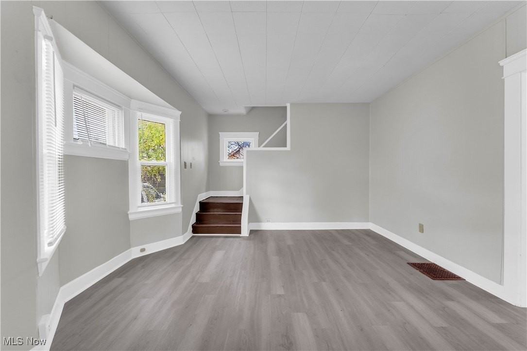 14117 Sylvia Ave - Photo 5 of 28