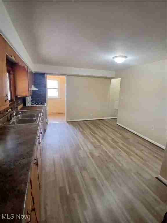 142 N Bridge St - Photo 5 of 24