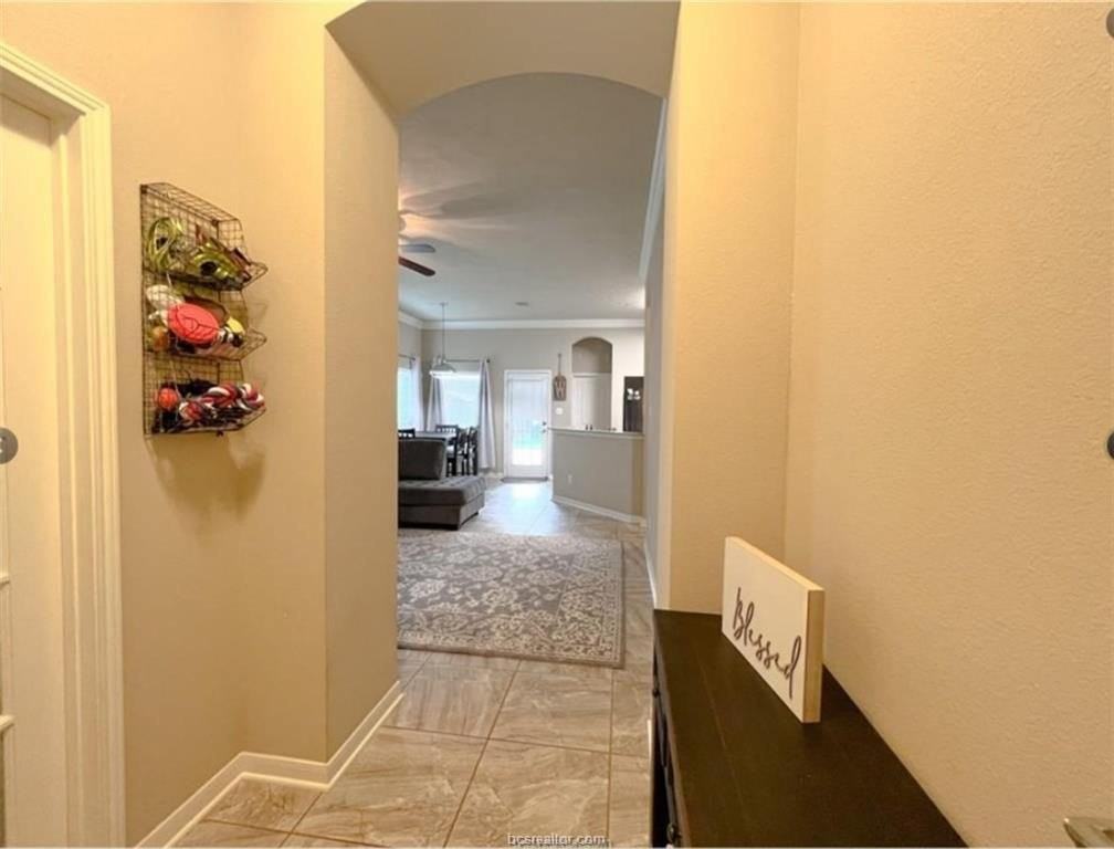 244 Fieldstone Pl - Photo 2 of 20