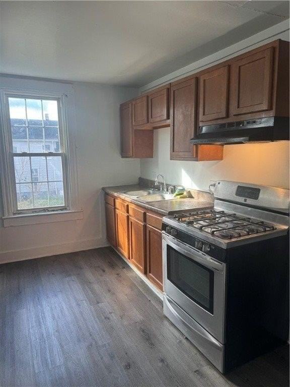 304 1st St - Photo 4 of 12