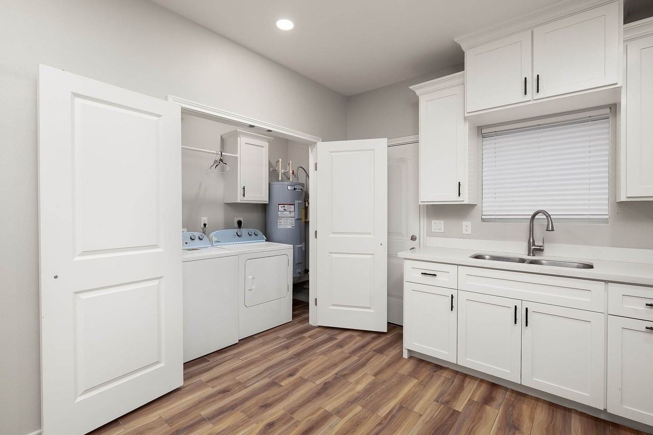 2709 E Israel Ave #2 - Photo 6 of 13