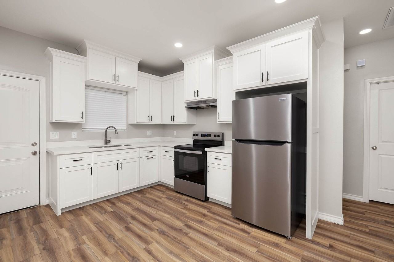 2709 E Israel Ave #2 - Photo 7 of 13