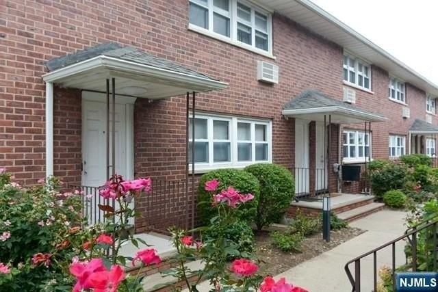 395 Park St - Photo 3 of 24