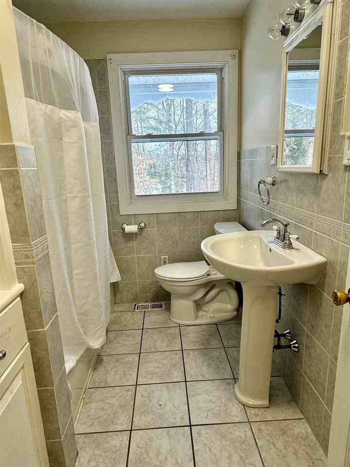 11 Sugarwood Ln - Photo 3 of 7