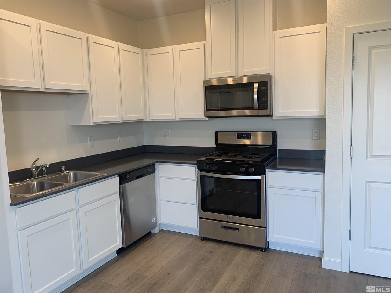 8839 Wolf Moon Dr - Photo 4 of 15