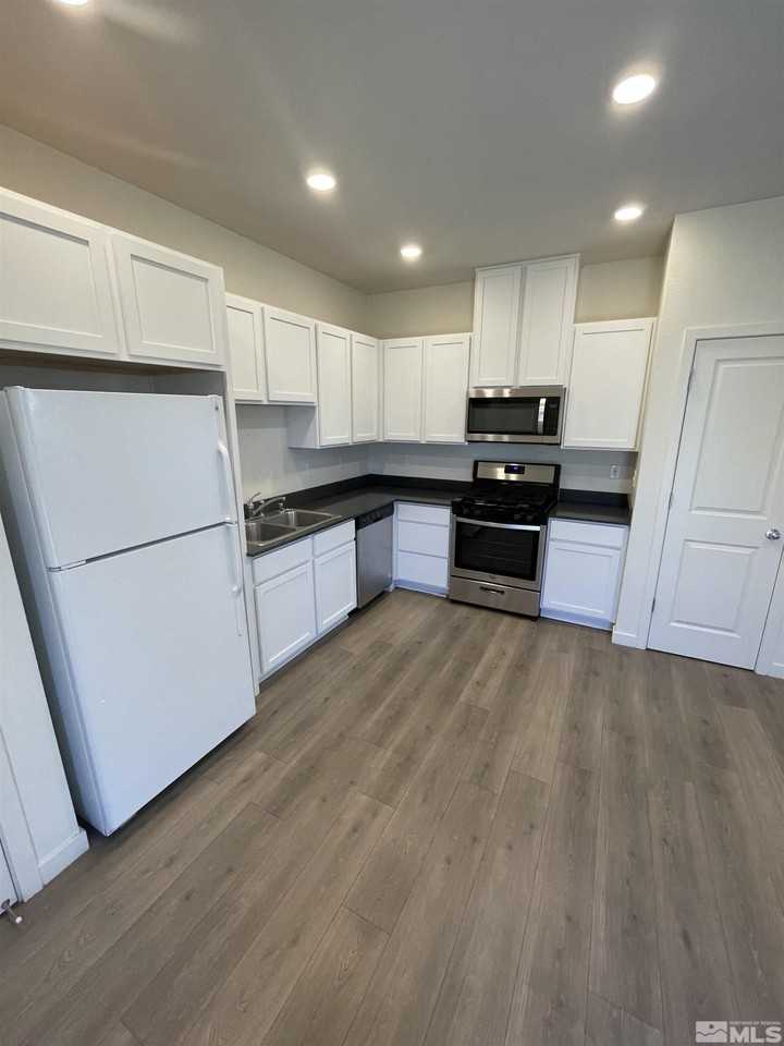 8839 Wolf Moon Dr - Photo 5 of 15