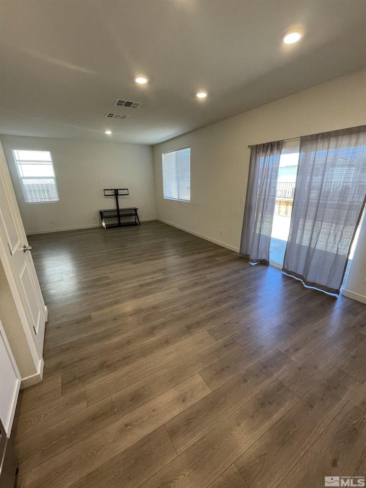 8839 Wolf Moon Dr - Photo 7 of 15