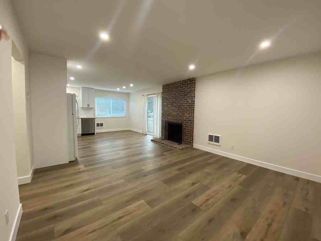 306 Richmond Drive - Photo 2 of 18