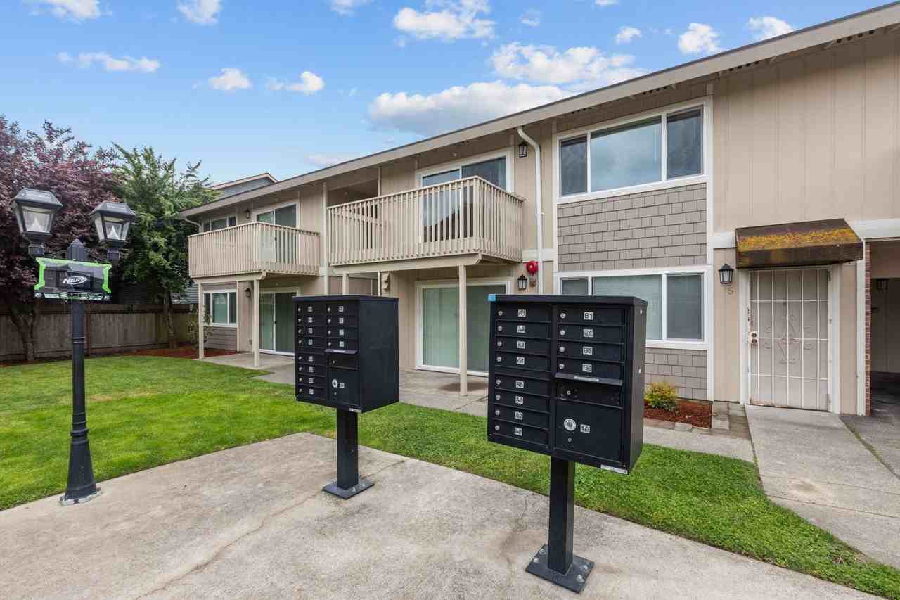 Pacific Manor Apartments - Photo 3 of 8