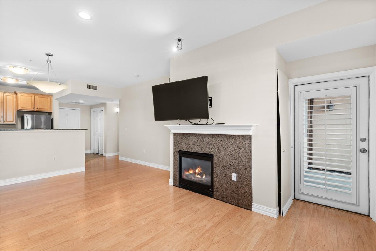 2700 E CHERRY CREEK SOUTH DR - Photo 4 of 30