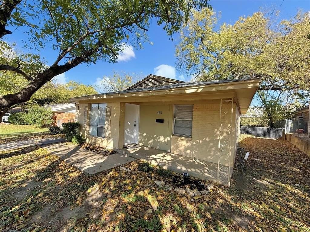 6216 Loydhill Lane - Photo 2 of 21