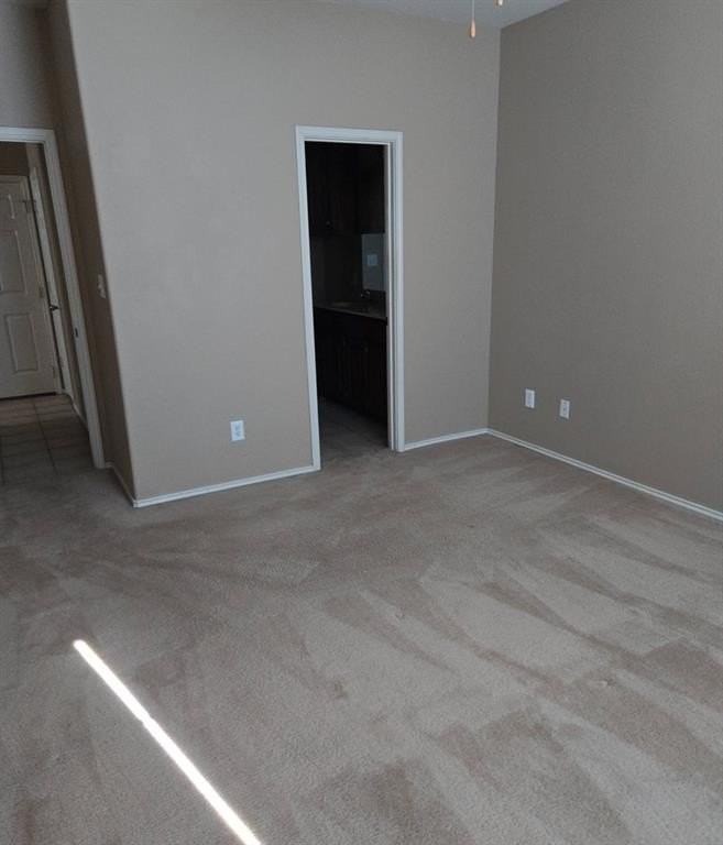 5401 Soledad Dr - Photo 6 of 17