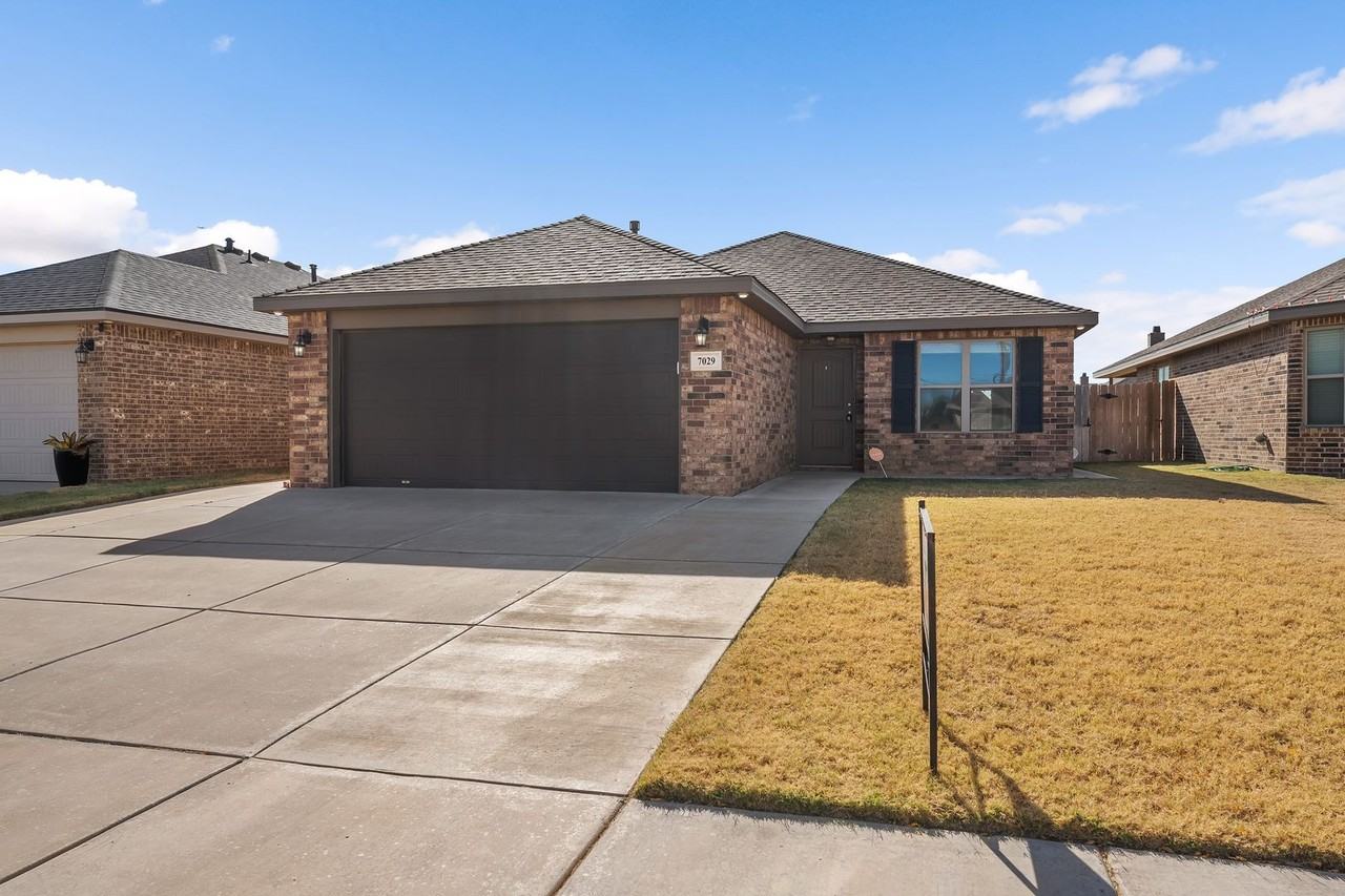 7029 34th Place - Photo 2 of 27