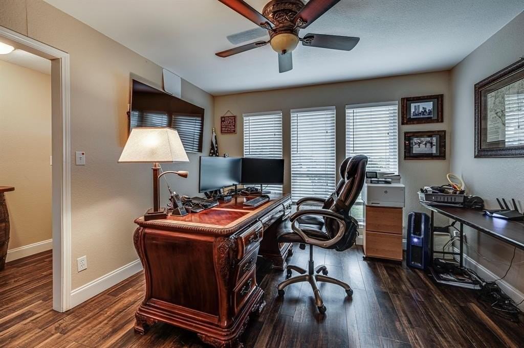 211 Willow Creek Ct - Photo 4 of 28