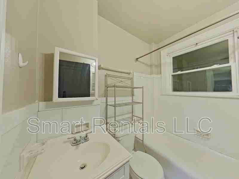 5618 South Grand Boulevard - Photo 2 of 8