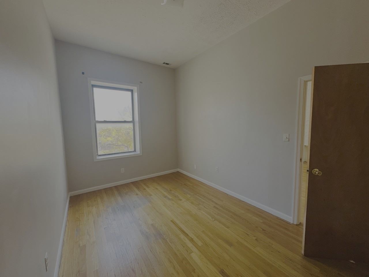 316 North Paca Street - Photo 6 of 8