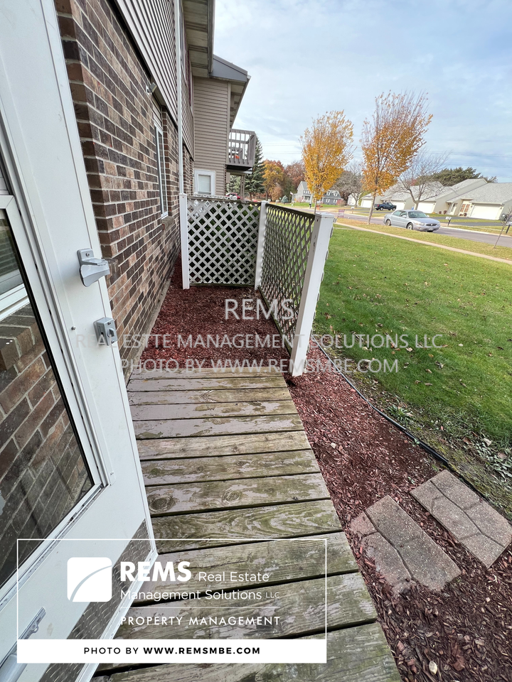 544 East Slifer Street - Photo 2 of 9