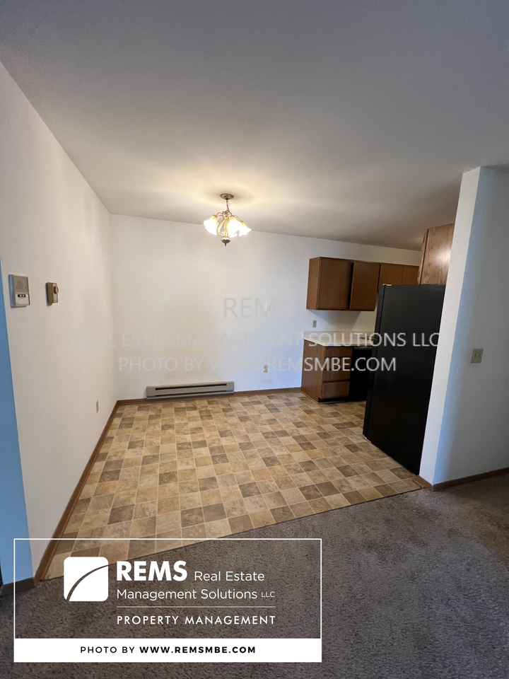 564 East Slifer Street - Photo 3 of 9