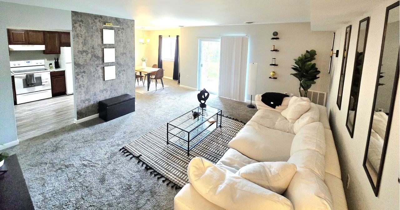 123 East 8th Street - Photo 2 of 20