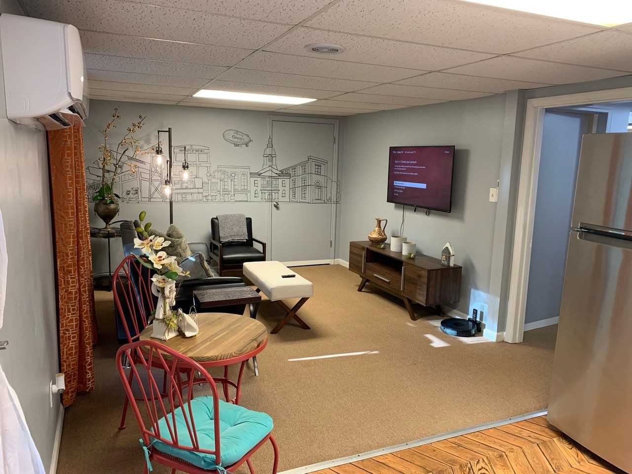 215 Devonshire Drive - Photo 4 of 26